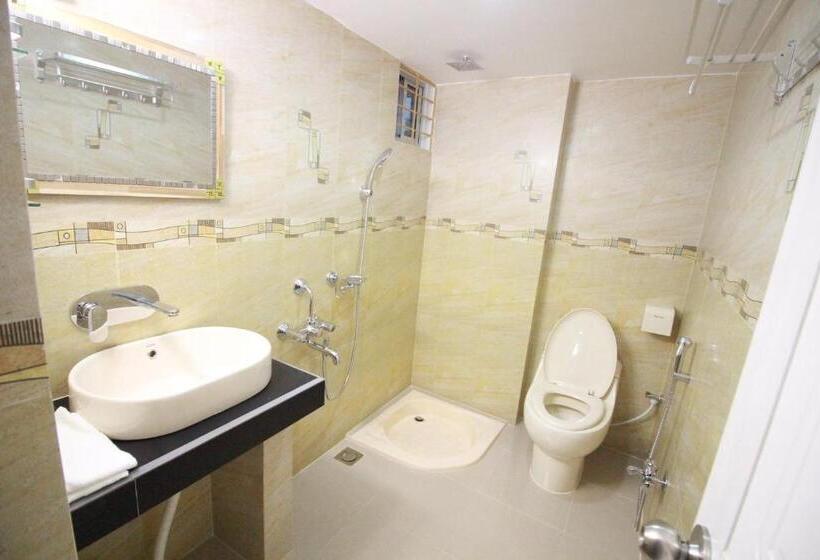 اتاق لوکس, Little Rangpur Inn