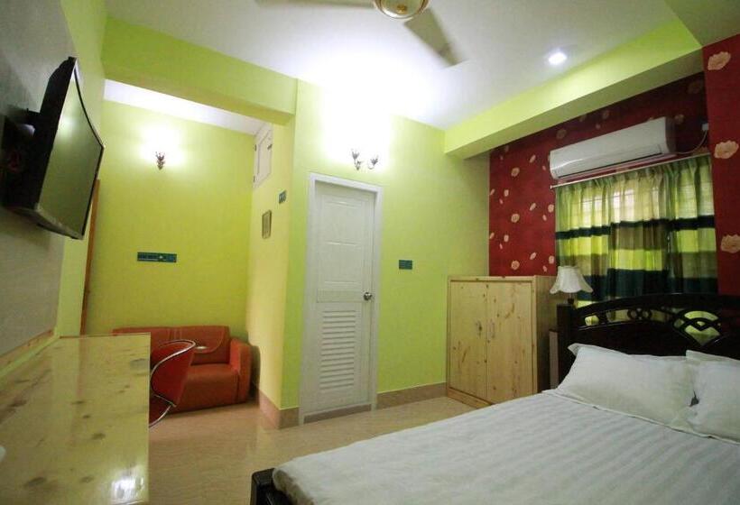 اتاق لوکس خانوادگی, Little Rangpur Inn