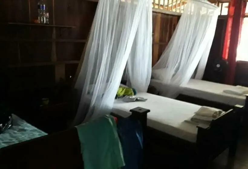 景色の見えるスタンダード４人部屋, Posada El Acuario