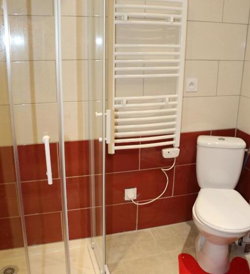 标准单人间, Hameau Des Essarts