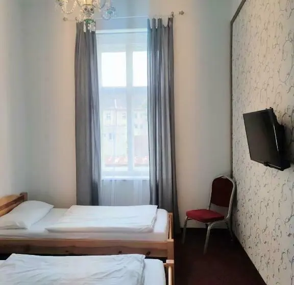 Habitació Estàndard, Dejmalik