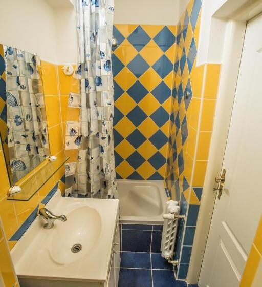 单人基本间, Dejmalik