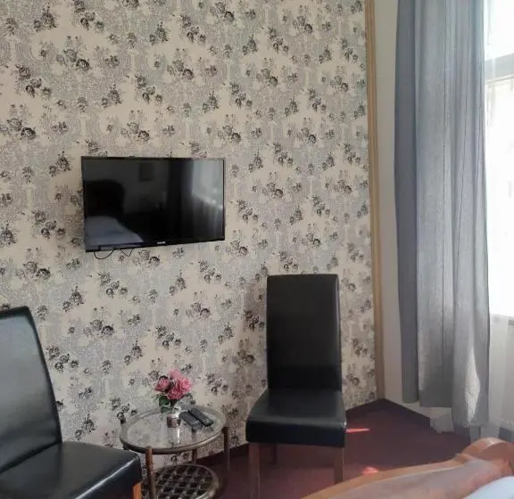 Habitació Estàndard, Dejmalik