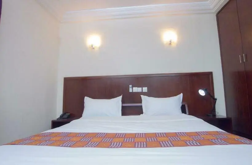 اتاق استاندارد چهار تخته, Hôtel La Rose Blanche Korhogo