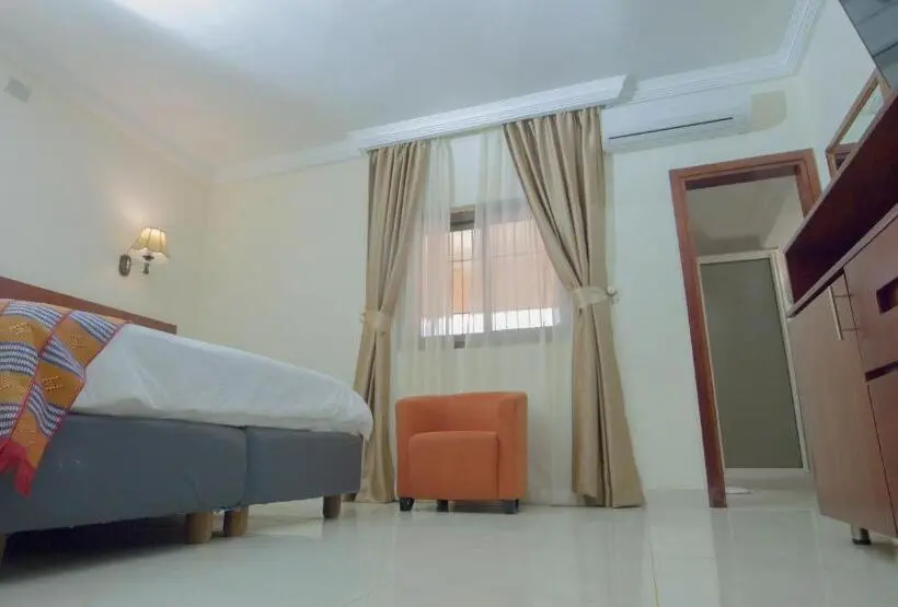 اتاق استاندارد چهار تخته, Hôtel La Rose Blanche Korhogo