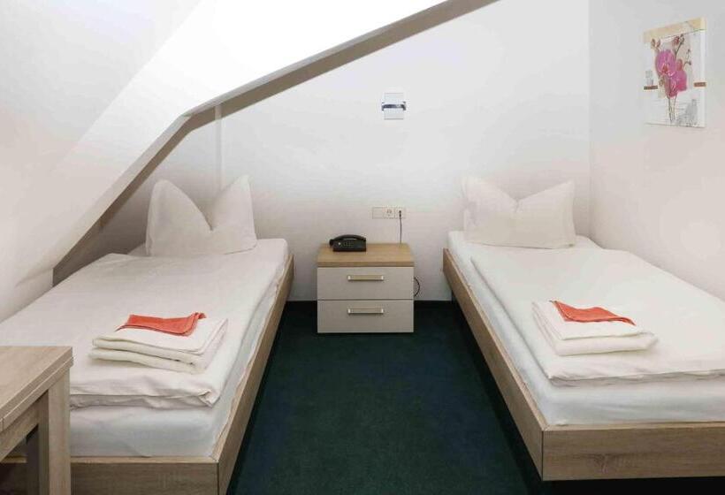 Номер Стандарт, Schlossgasthaus Lichtenwalde