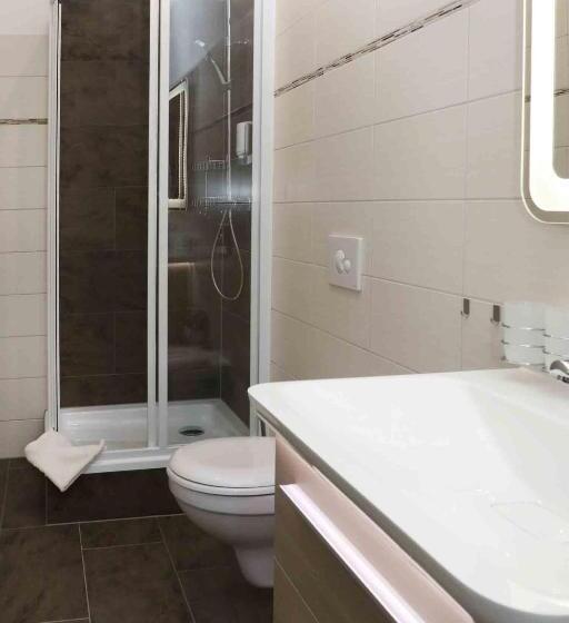 标准三人间, Schlossgasthaus Lichtenwalde