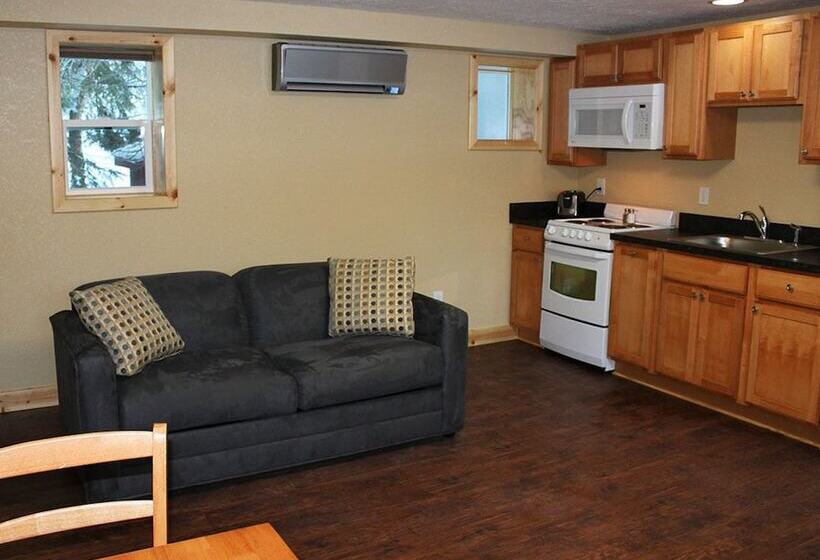 스위트, Tahquamenon Suites Lodging
