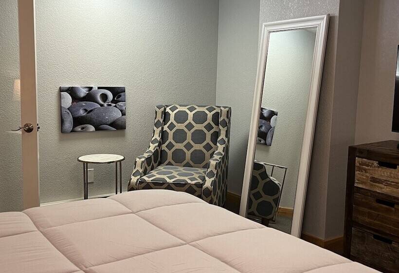 패밀리 스위트, Tahquamenon Suites Lodging