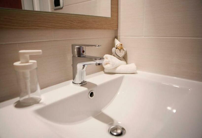 スタンダードルーム, Ambrosia