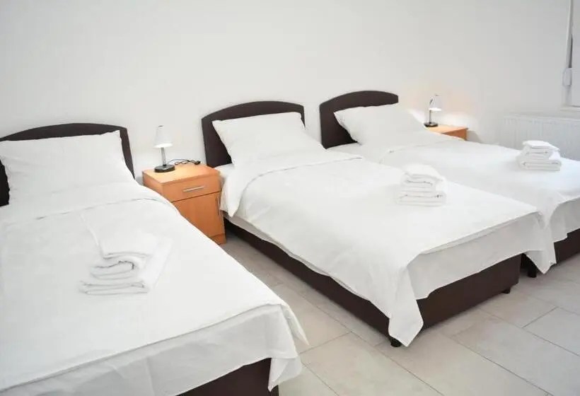 تختخواب در اتاق مشترک, Deltix Apartments