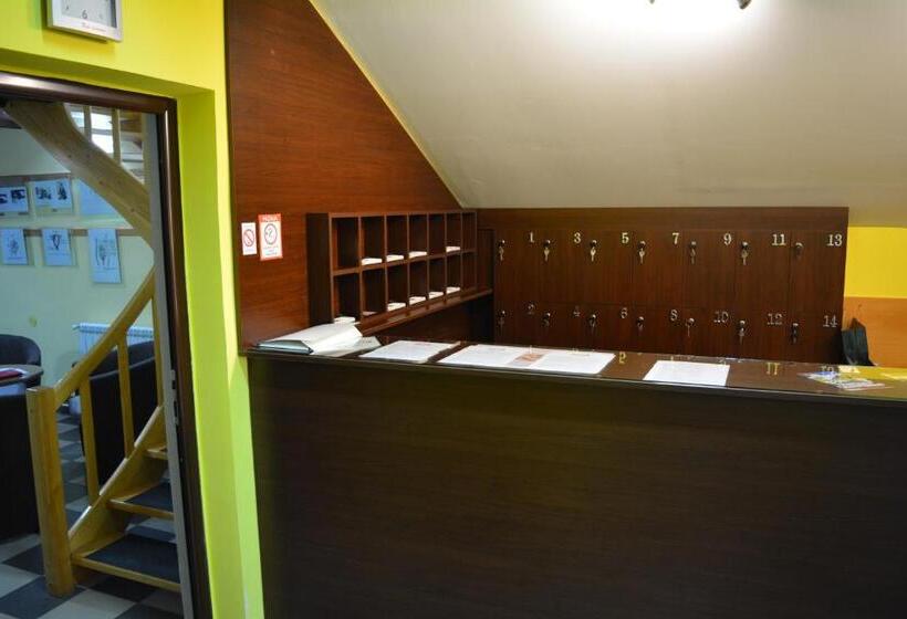 تختخواب در اتاق مشترک, Deltix Apartments