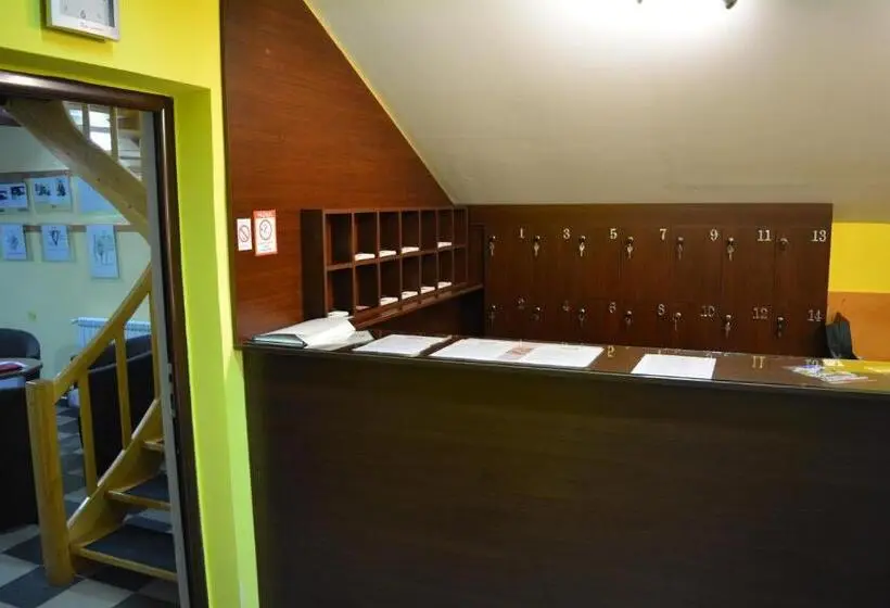 تختخواب در اتاق مشترک, Deltix Apartments