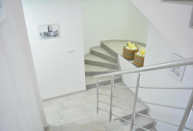 تختخواب در اتاق مشترک, Deltix Apartments