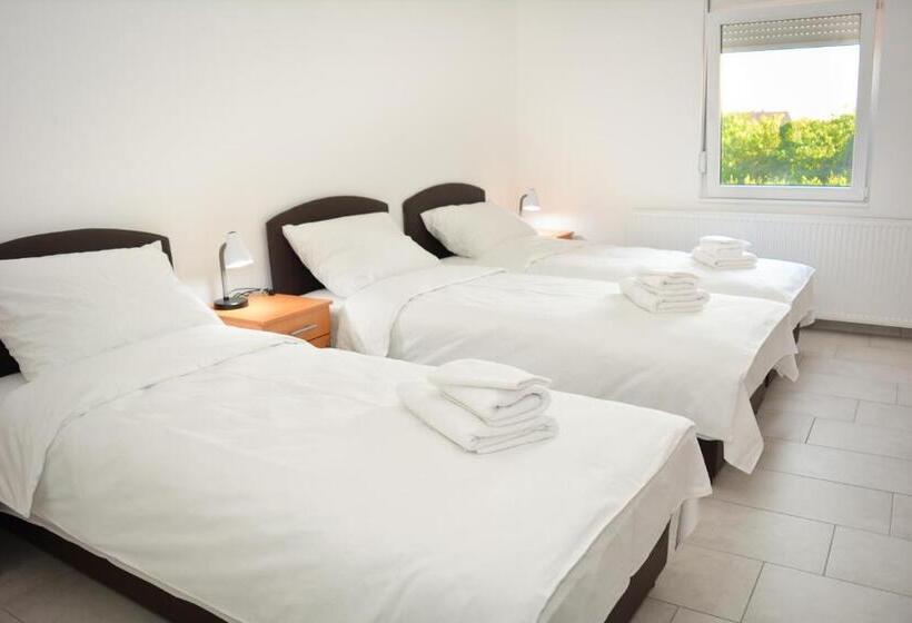 تختخواب در اتاق مشترک, Deltix Apartments