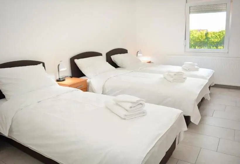 تختخواب در اتاق مشترک, Deltix Apartments