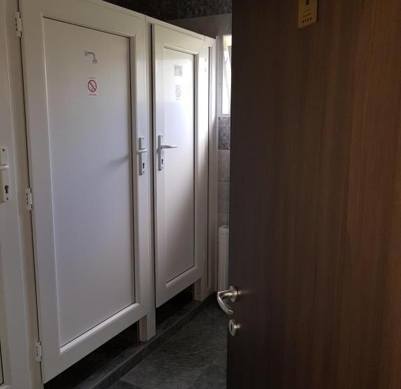 تختخواب در اتاق مشترک, Deltix Apartments