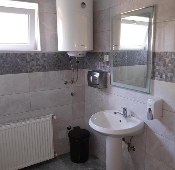 تختخواب در اتاق مشترک, Deltix Apartments