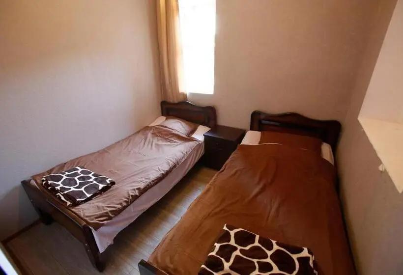 اتاق استاندارد, Mshvidoba
