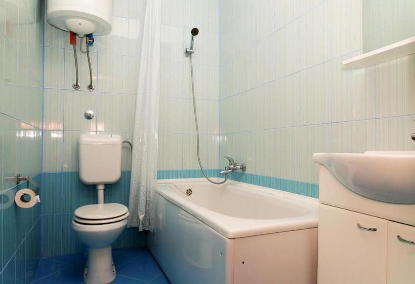ویلای 1 خوابه, Apart Hotel Apple Cat Montenegro Ko Bijela