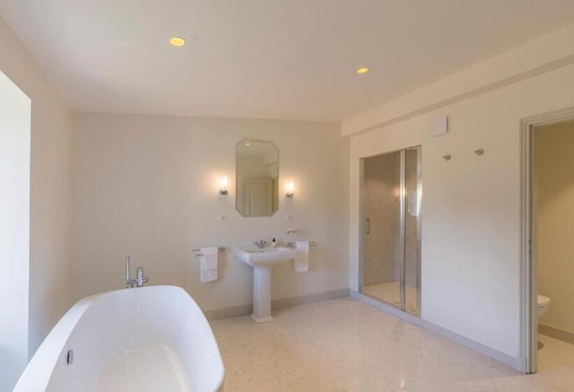 キングサイズベッドのスタンダードルーム, Chambres D Hotes De Chateau Renon