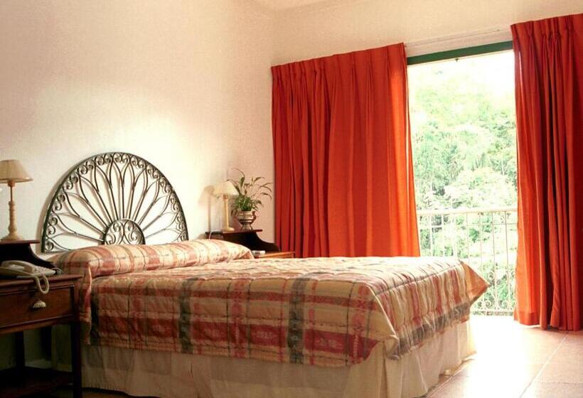 스탠다드 발코니 룸, Casa Do Manequinho Hotel E Restaurante