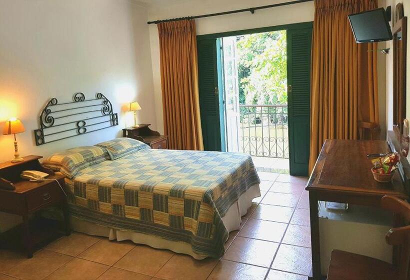 스탠다드 발코니 룸, Casa Do Manequinho Hotel E Restaurante