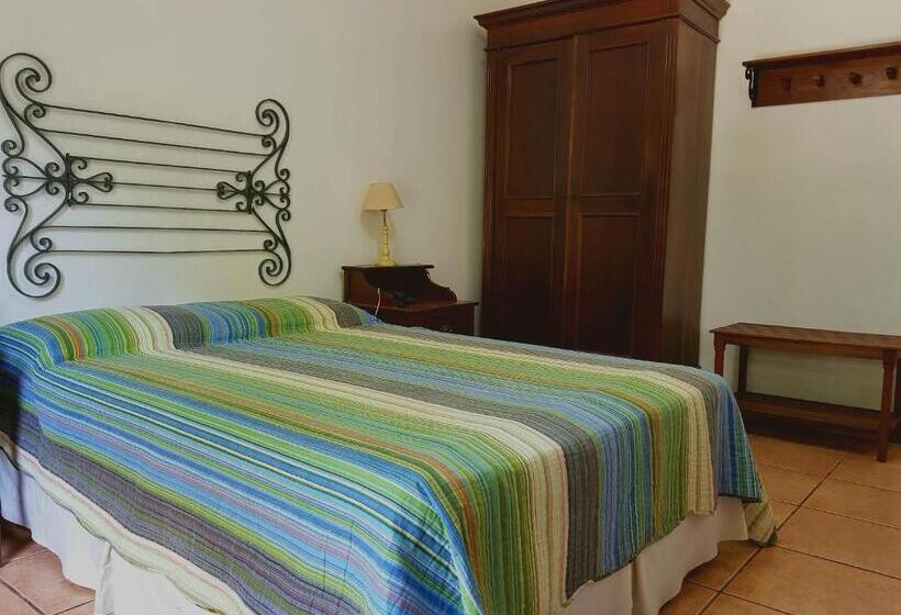 Номер Стандарт с Балконом, Casa Do Manequinho Hotel E Restaurante