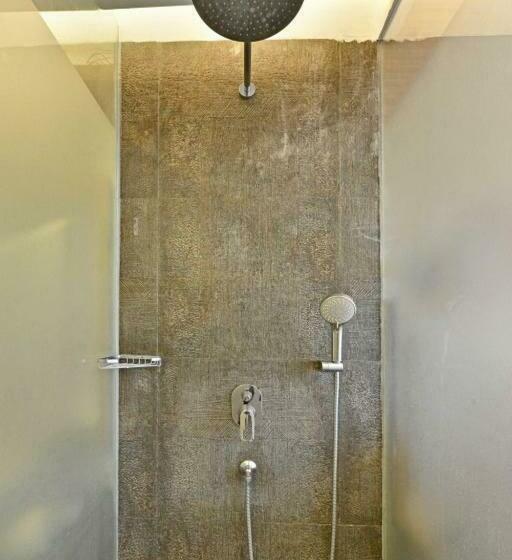 디럭스 룸, Famvida Hotel Lubuklinggau