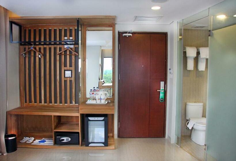 이그제큐티브 룸, Famvida Hotel Lubuklinggau