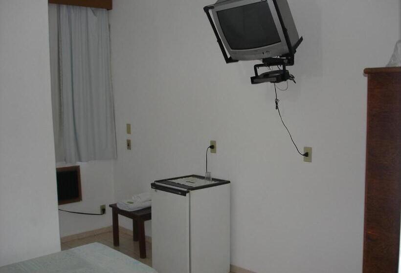 标准单人间, Delmus