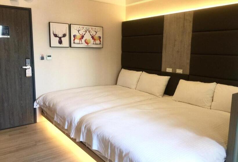 سوئیت جونیور خانوادگی, Joy Inn