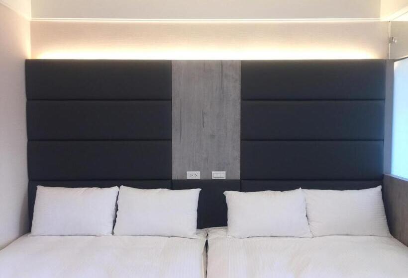 سوئیت جونیور خانوادگی, Joy Inn