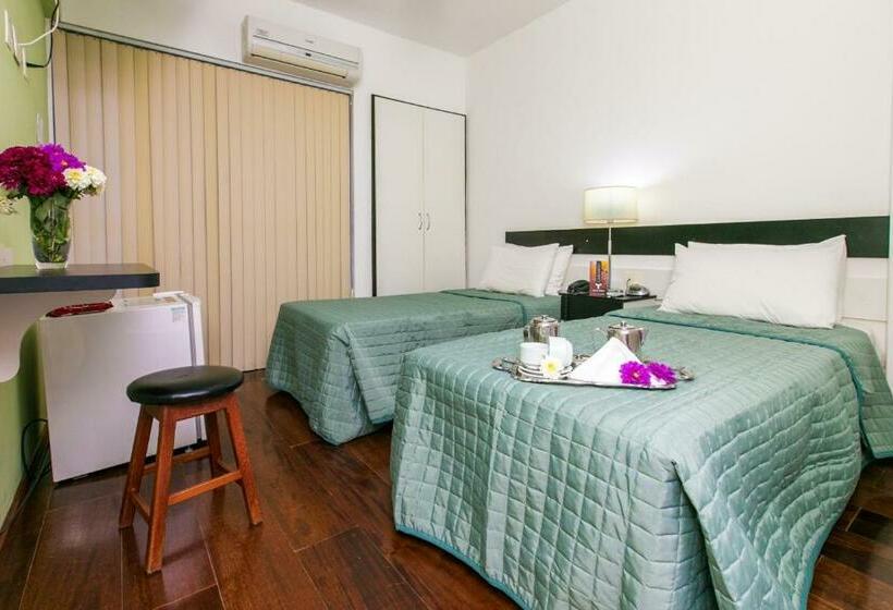 Camera Deluxe, Minas Tower