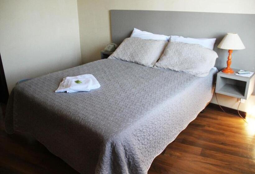 수피리어 룸, Opera