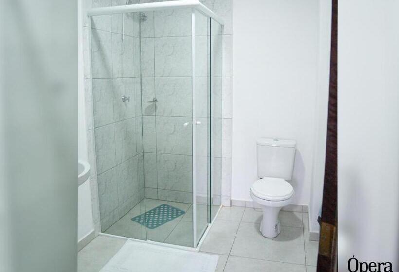 패밀리 룸, Opera