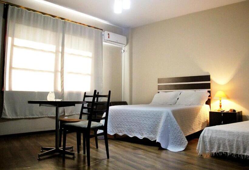 수피리어 패밀리 룸, Opera