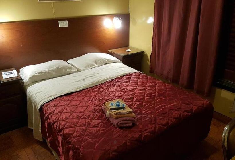 スタンダードシングルルーム, Paris