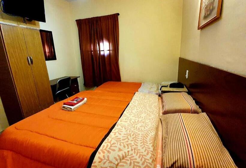 スタンダードトリプルルーム, Paris