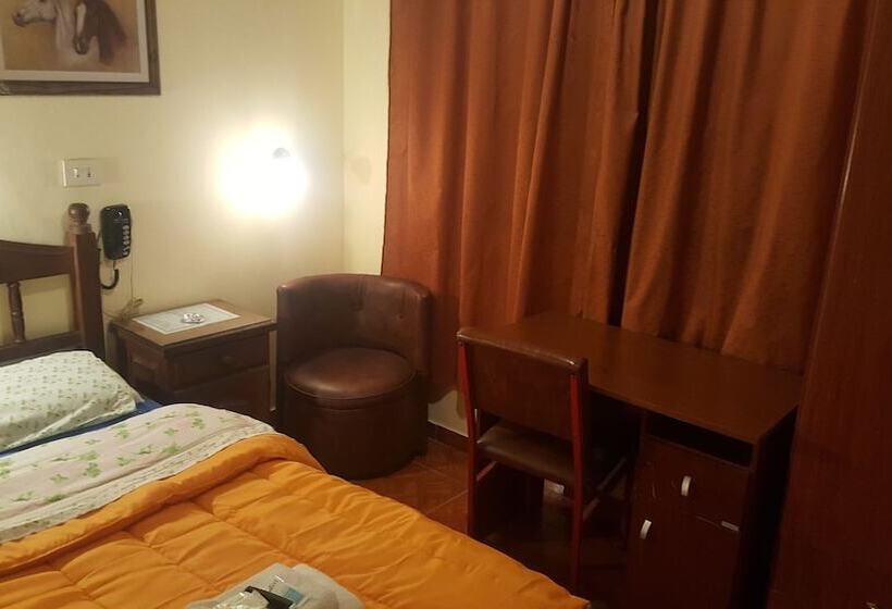 スタンダードシングルルーム, Paris