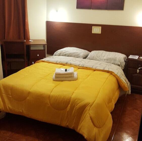 スタンダードシングルルーム, Paris