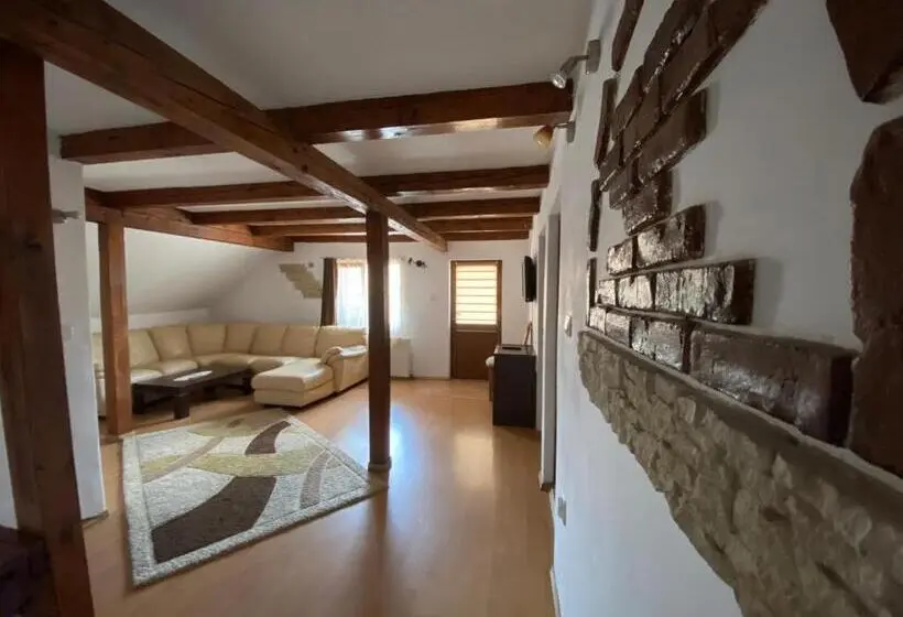 ２ベッドルームアパートメント, Casa Floare De Colt