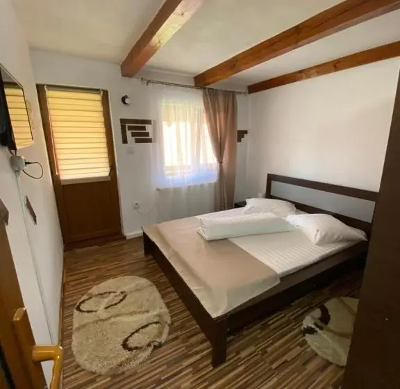 ２ベッドルームアパートメント, Casa Floare De Colt
