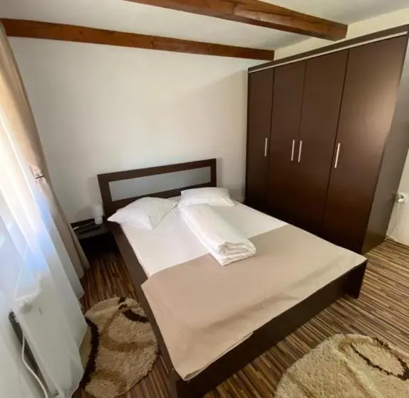 ２ベッドルームアパートメント, Casa Floare De Colt