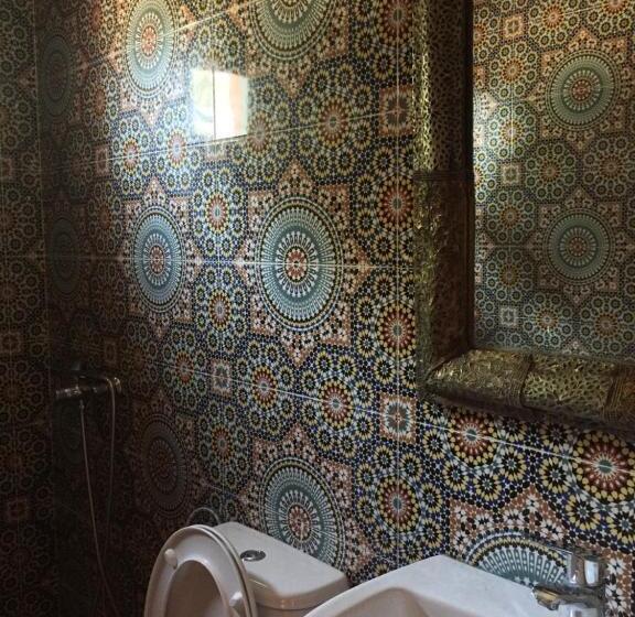 غرفة قياسية رباعية, Dar Marwa