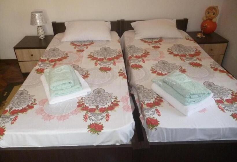 اتاق استاندارد سه نفره, Guest House Elena