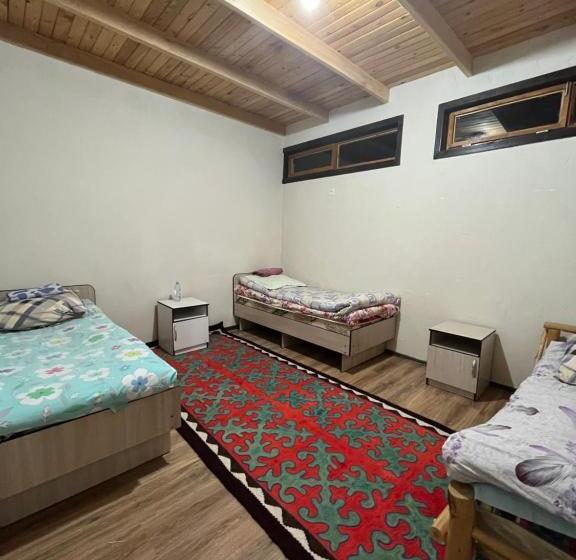 اتاق استاندارد سه نفره, Guest House Guljan