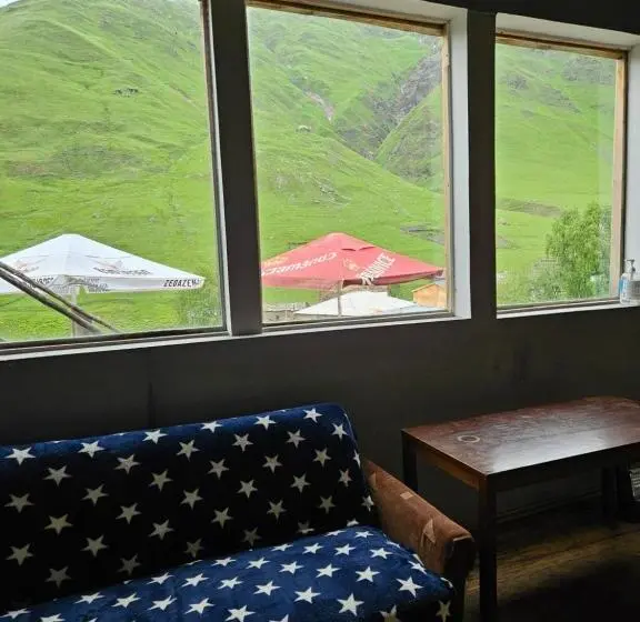 اتاق استاندارد سه نفره, Guesthouse Svanuri Sakhli