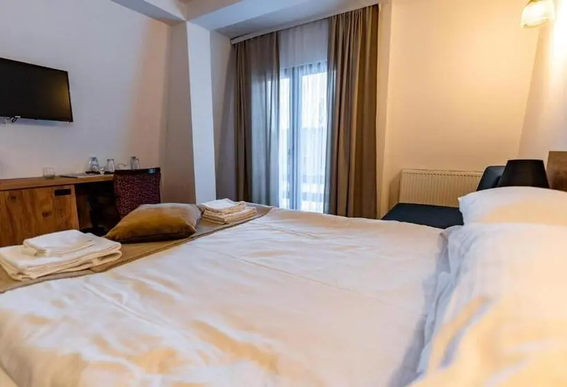 اتاق استاندارد با چشم‌انداز کوهستان, Maar Hotel Brezovice