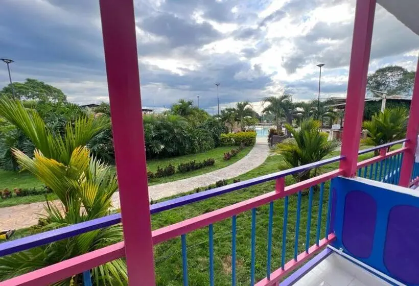 デラックスルーム, Mahawi Resort